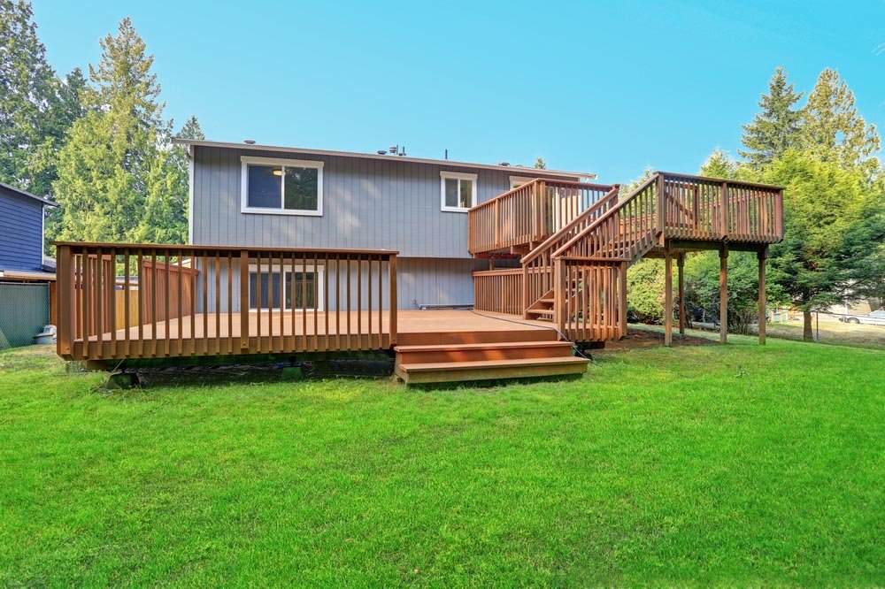 How Much Does a 12×16 Floating Deck Cost?